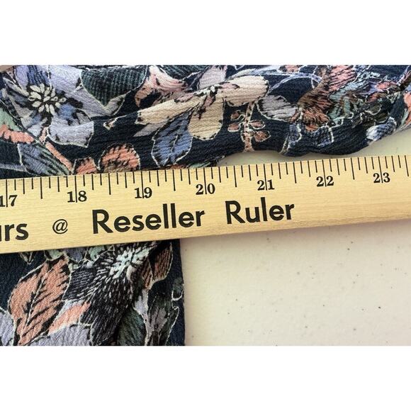 Mark‎ Woman’s Floral Pleated Blouse Size XL Viscose Material Bell Sleeves - Picture 5 of 8